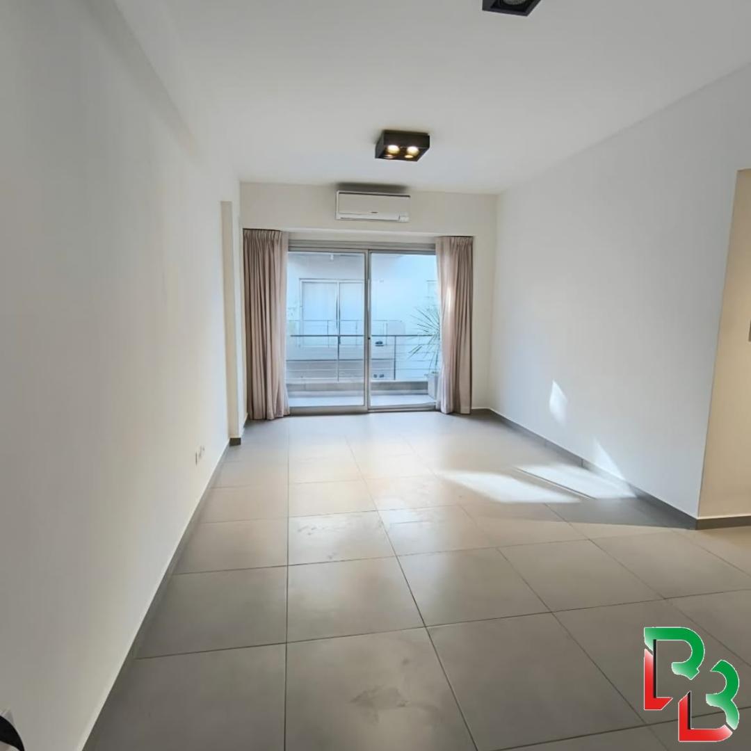 Foto de VENTA DEPARTAMENTO 3 AMBIENTES CON COCHERA, imagen 3