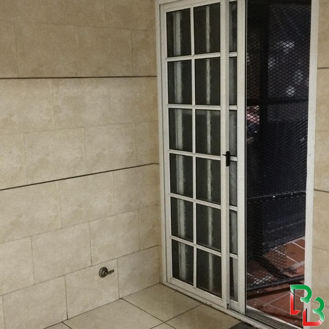 Foto de CASA EN ALQUILER - QUILMES, imagen 1