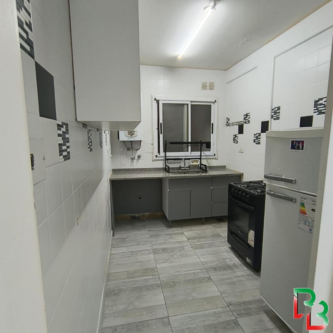 Foto de DEPARTAMENTO EN ALQUILER – BERNAL CENTRO, imagen 3