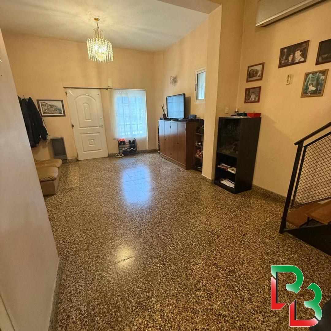 Foto de Vende Casa De Dos Plantas Con Fondo Libre., imagen 3