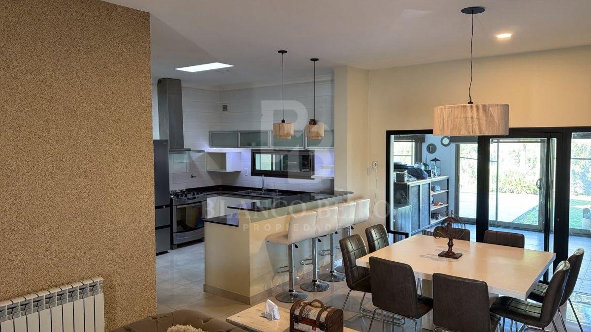 Foto de Casa En Venta 3 Dormitorios Club De Campo La Candida, imagen 4