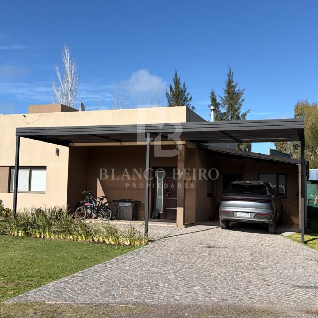 Foto de Casa En Venta 3 Dormitorios Club De Campo La Candida, imagen 2
