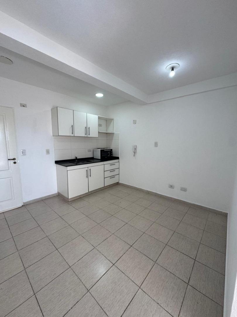 Foto de Departamento de 2 ambientes con cochera en alquiler en Pilar, imagen 2
