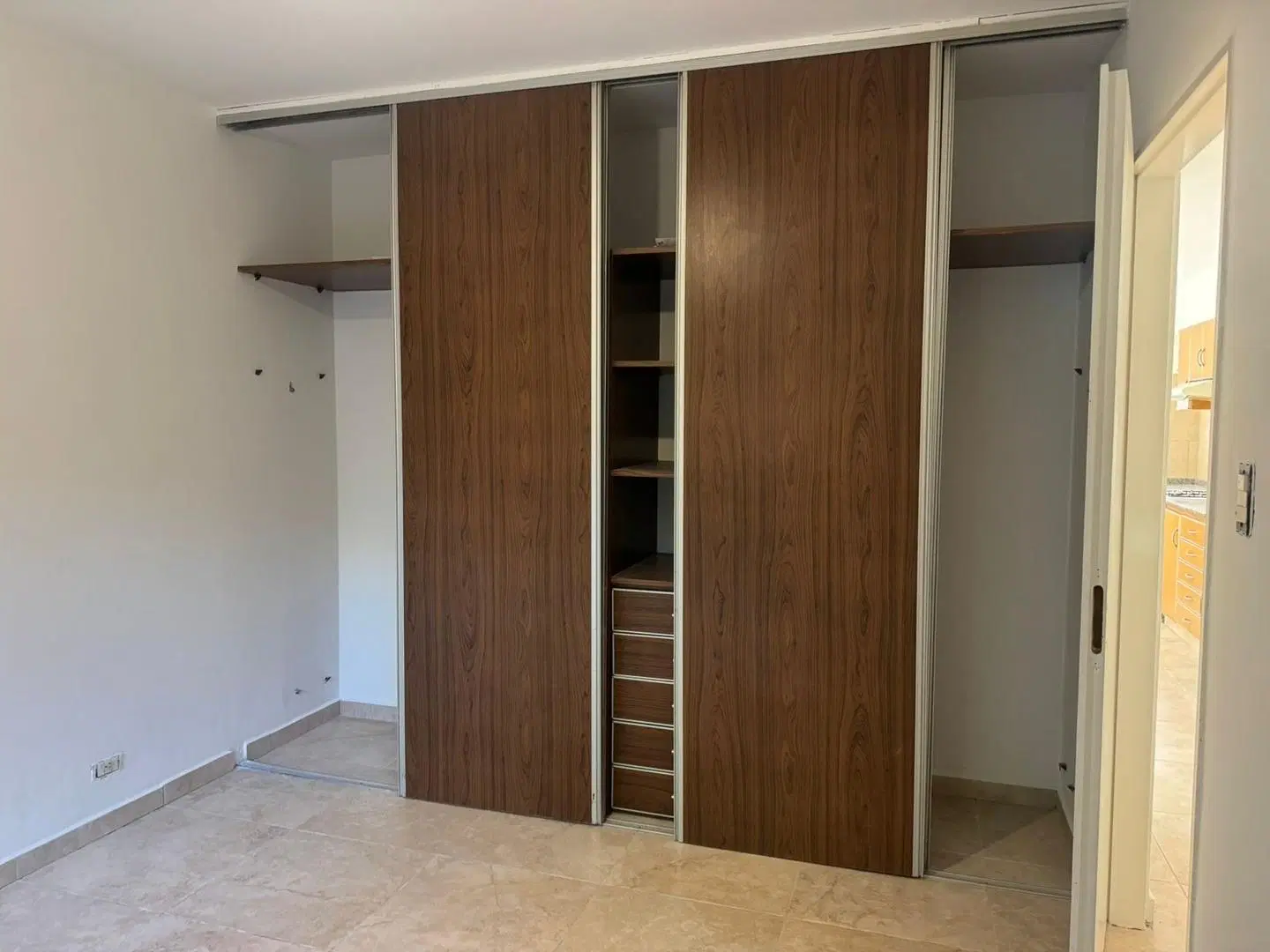 Departamento en alquiler de 2 ambientes con jardin km 50 3