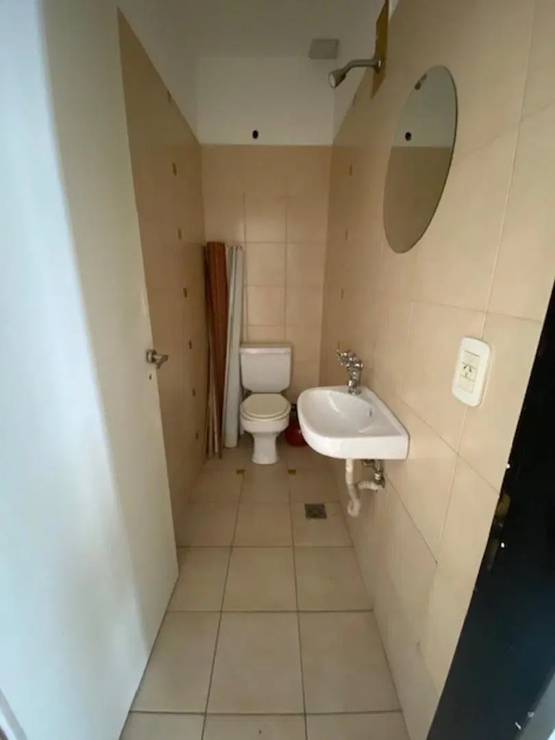 Excelente casa en alquiler de 5 ambientes en Pilar del Este 2