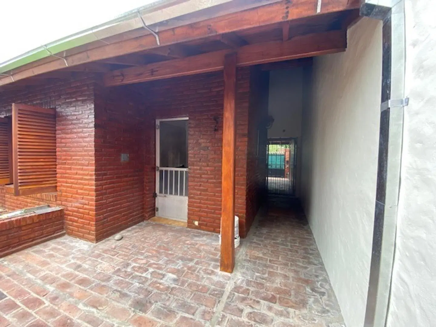Casa en alquiler de 3 ambientes en Villa Morra 5