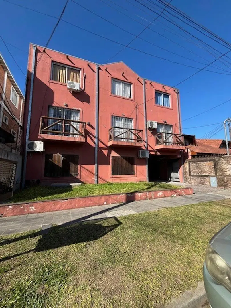Duplex de 3 ambientes en alquiler en Pilar centro 2