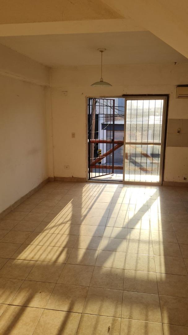 Foto de Duplex de 3 ambientes en alquiler en Pilar centro, imagen 5