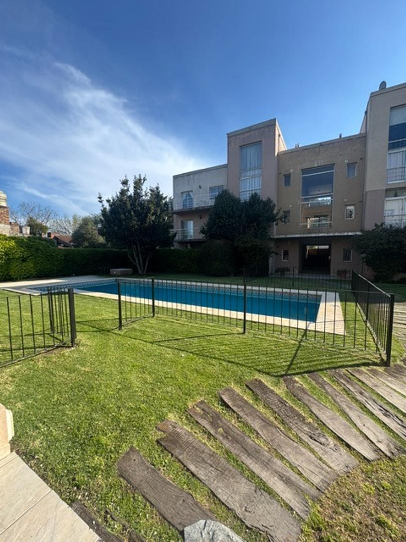 Foto de Excelente departamento de 2 ambientes en pb con patio, imagen 1