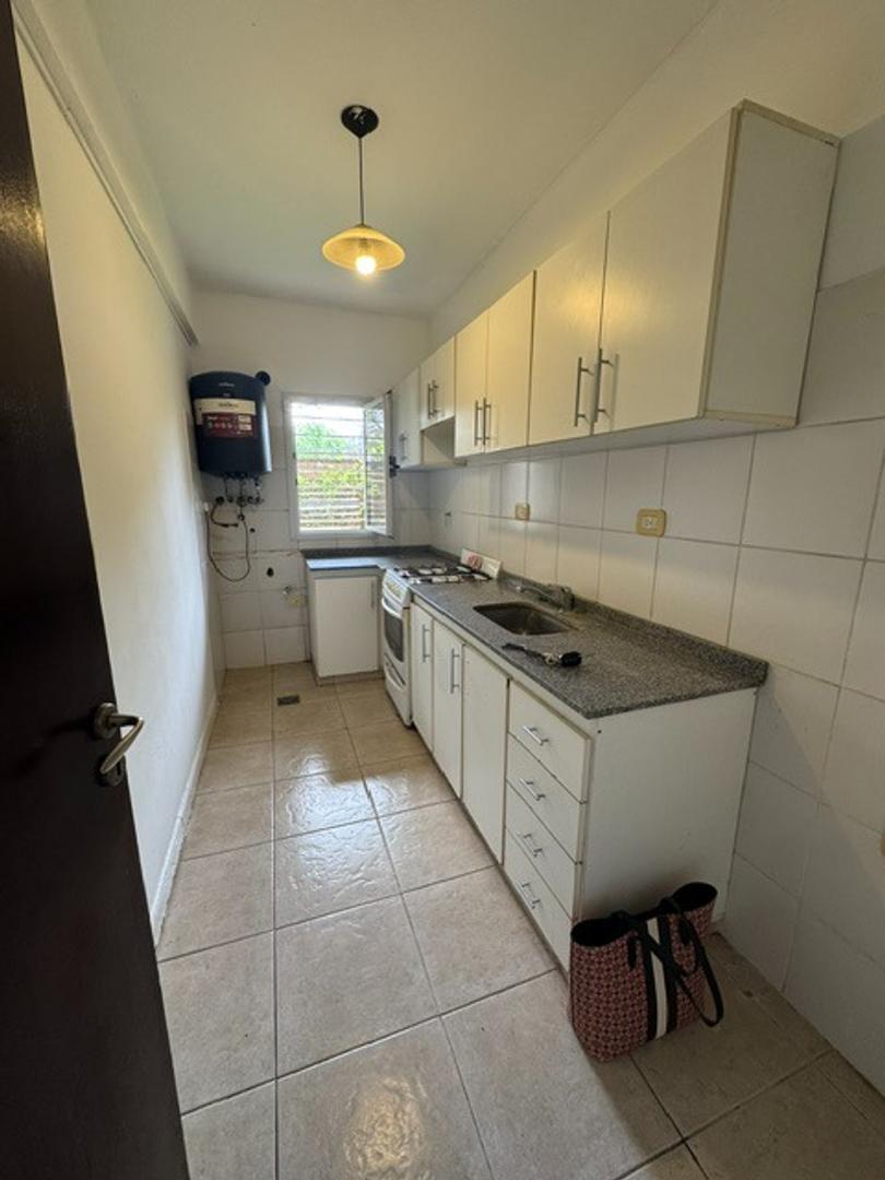 Foto de Departamento de 2 ambientes en alquiler en PB con jardin, imagen 1