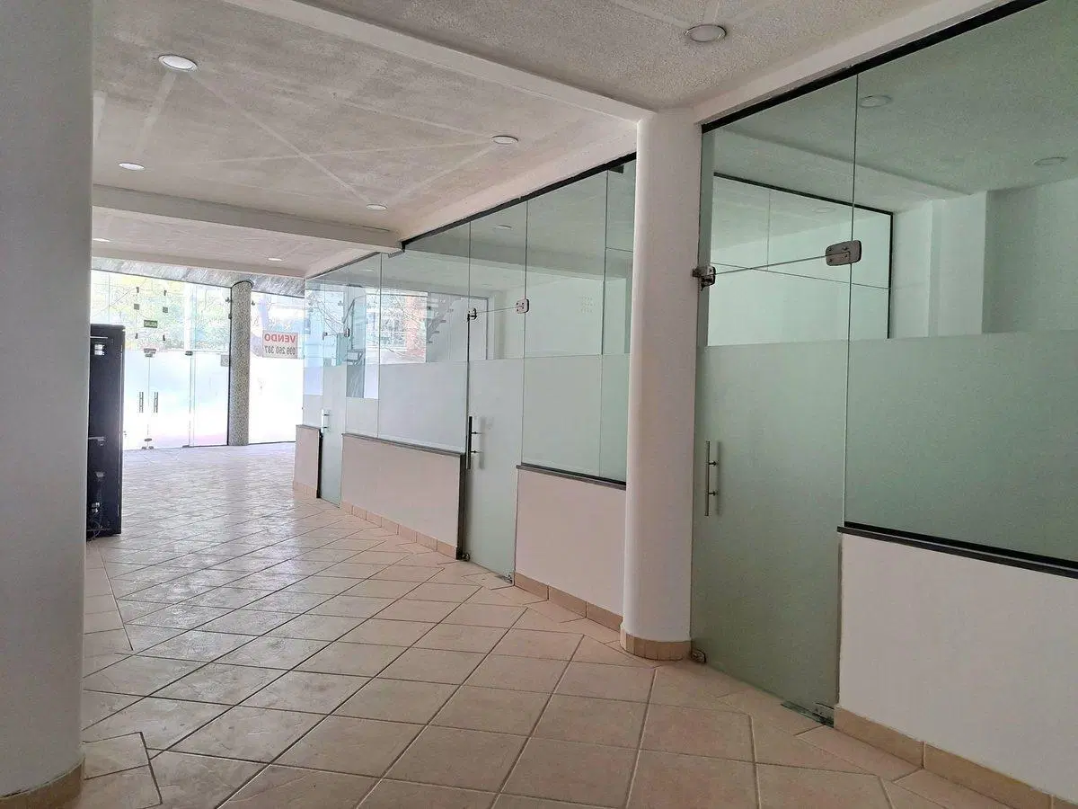 ALQUILER DE LOCAL COMERCIAL 467 M2 TRES CRUCES 4