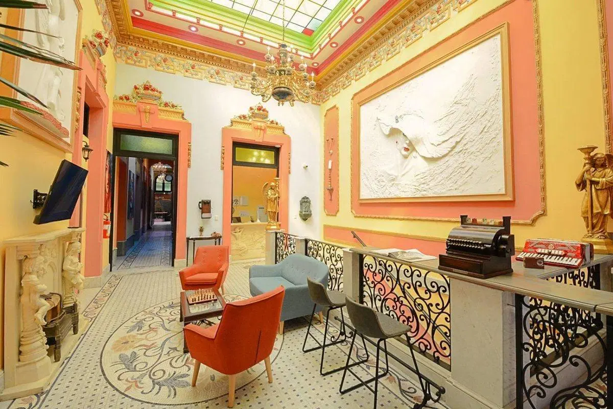 VENTA HOTEL EXCELENTE RENTABILIDAD CIUDAD VIEJA 3