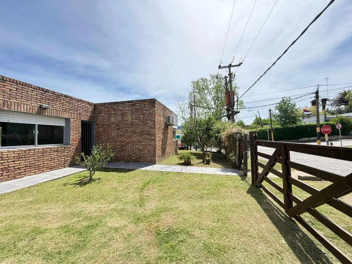 VENTA casa SAUCE 3 dormitorio garage jardín fondo 1