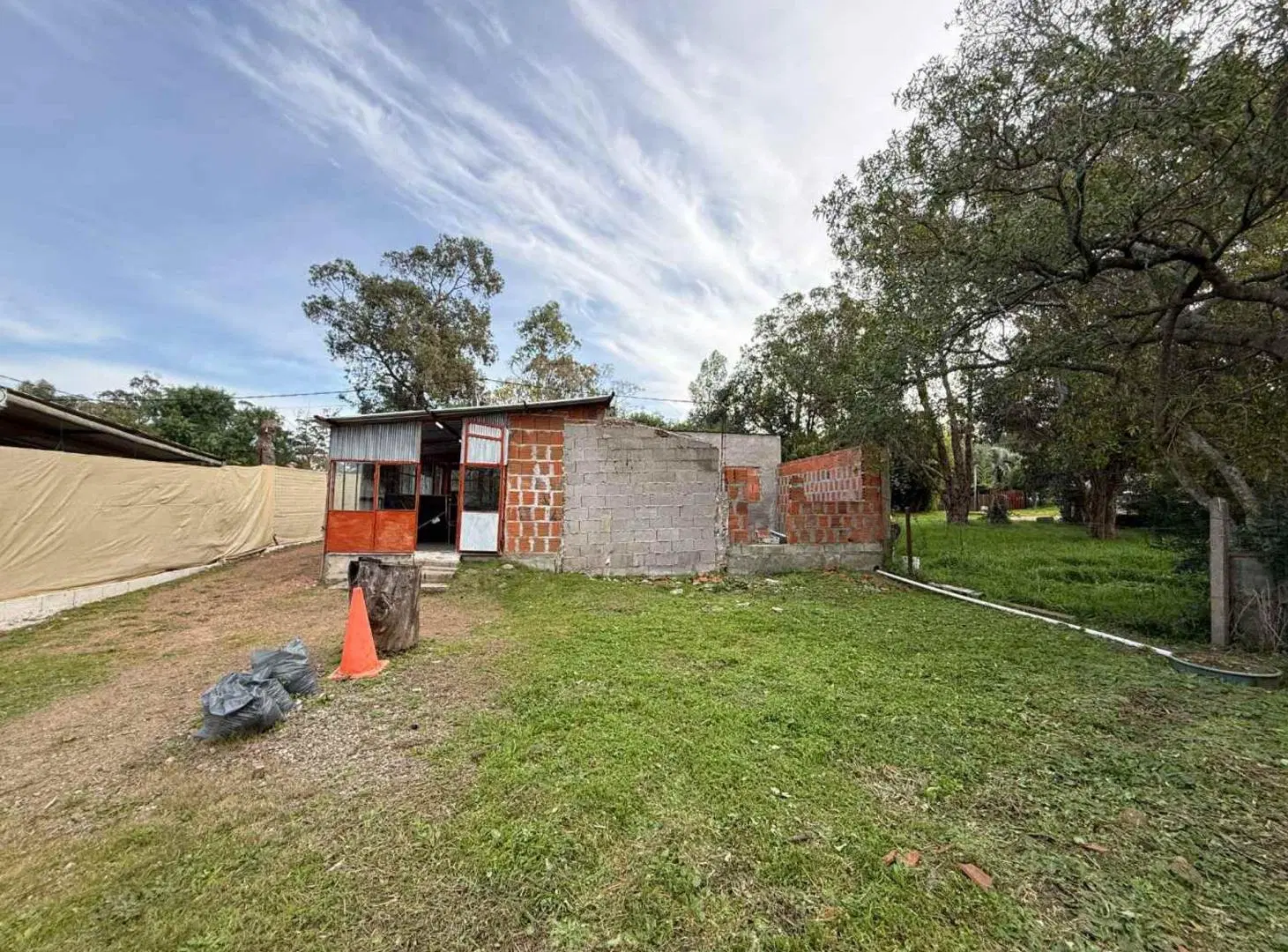 Venta Terreno con construcción Santa Ana 5