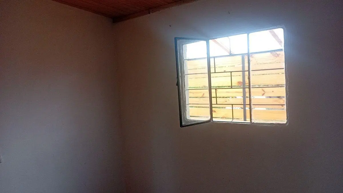 SE ALQUILA CASA DE 1 DORMITORIO EN NEPTUNIA SUR 8