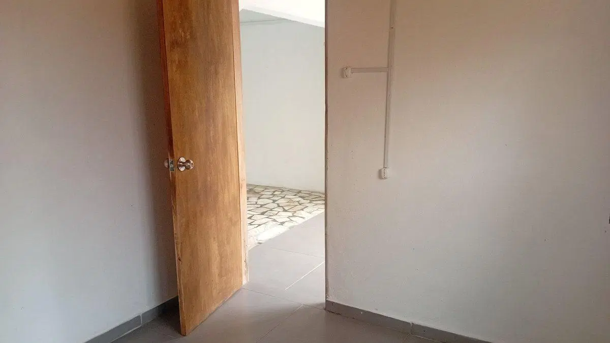 SE ALQUILA CASA DE 1 DORMITORIO EN NEPTUNIA SUR 5