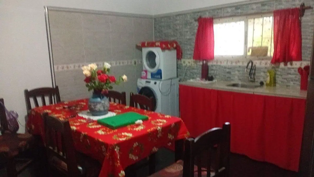 VENTA HERMOSA CASA SAN LUIS SUR 2 DORMITORIOS 4