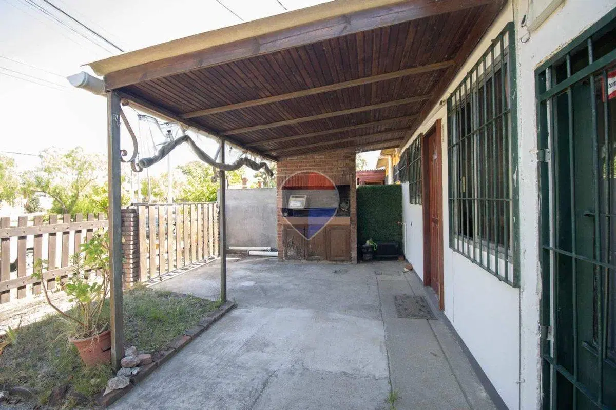 Venta Casa 2 - 3 dormitorios o deposito  El Pinar 4