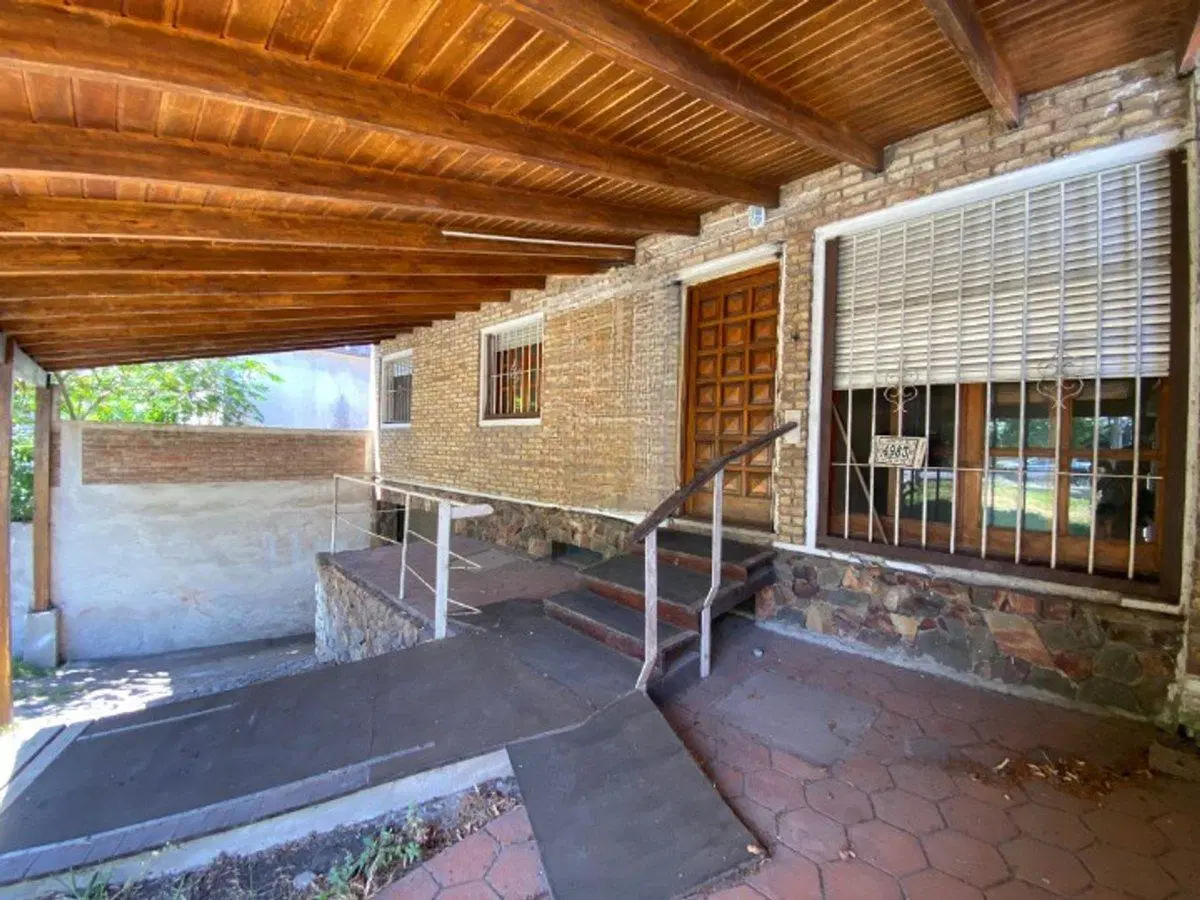 VENTA CASA 2 DORMITORIOS GRAN GARAJE. LA TEJA 2