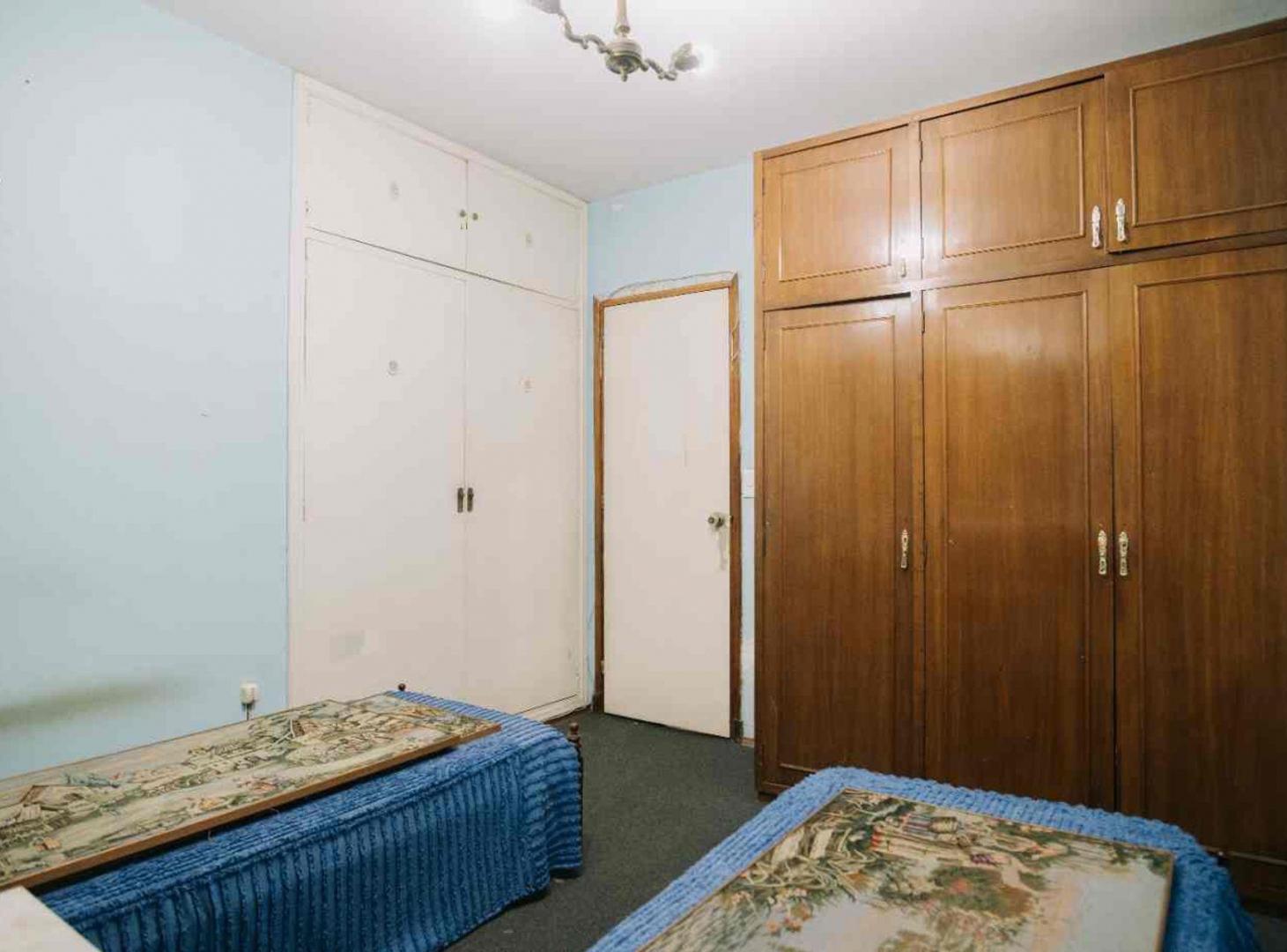 Foto de VENTA APTO Pocitos 3 dormitorios garage 2 patios, imagen 2