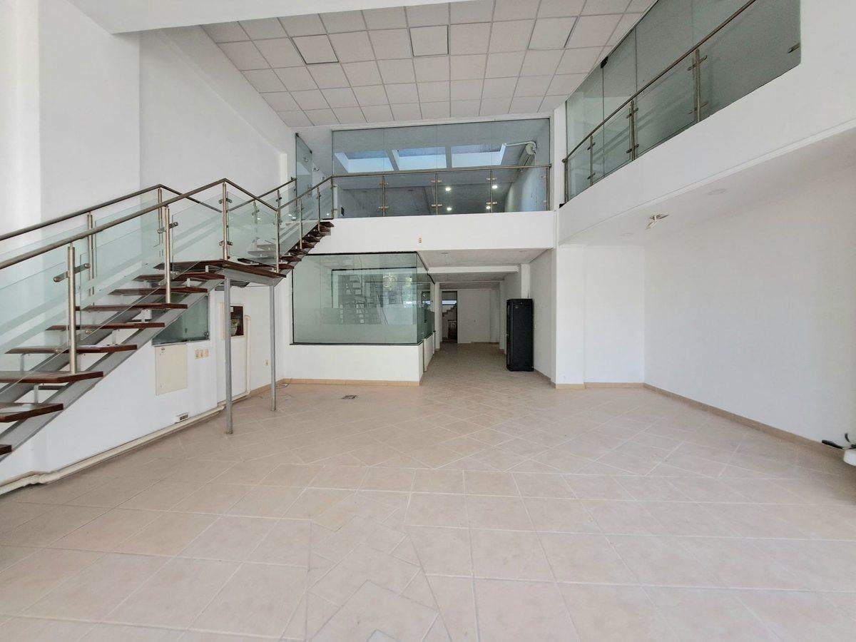 Foto de VENTA LOCAL COMERCIAL CON RENTA 6% TRES CRUCES, imagen 3