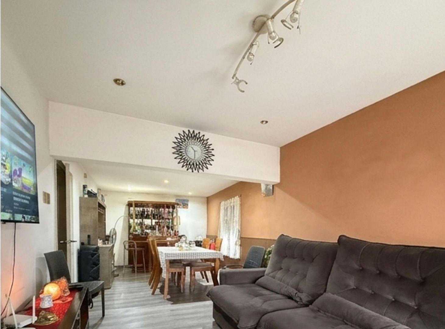 Foto de VENTA CASA Y APTO 3 Y 1 DORM LAS PIEDRAS RENTA., imagen 1