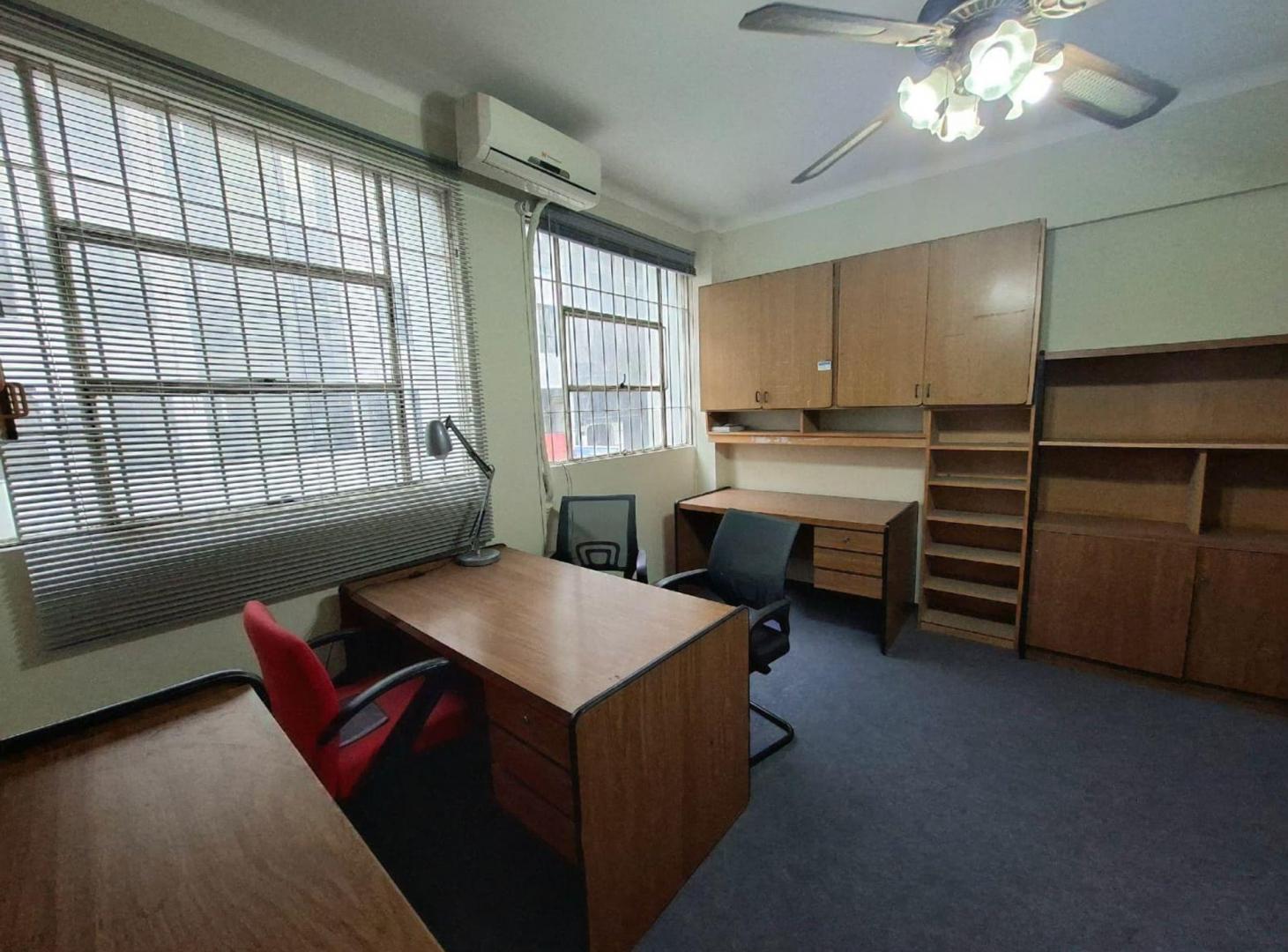 Foto de VENTA OFICINA CIUDAD VIEJA, imagen 3