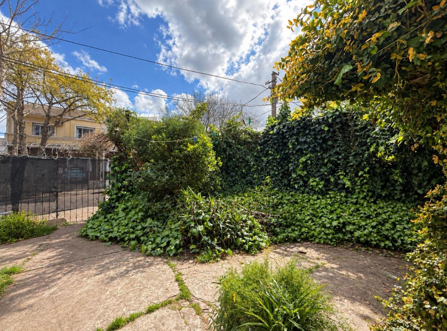 Foto de VENTA CASA ESQUINA 3 DORMITORIOS COCHERA ATAHUALPA, imagen 1