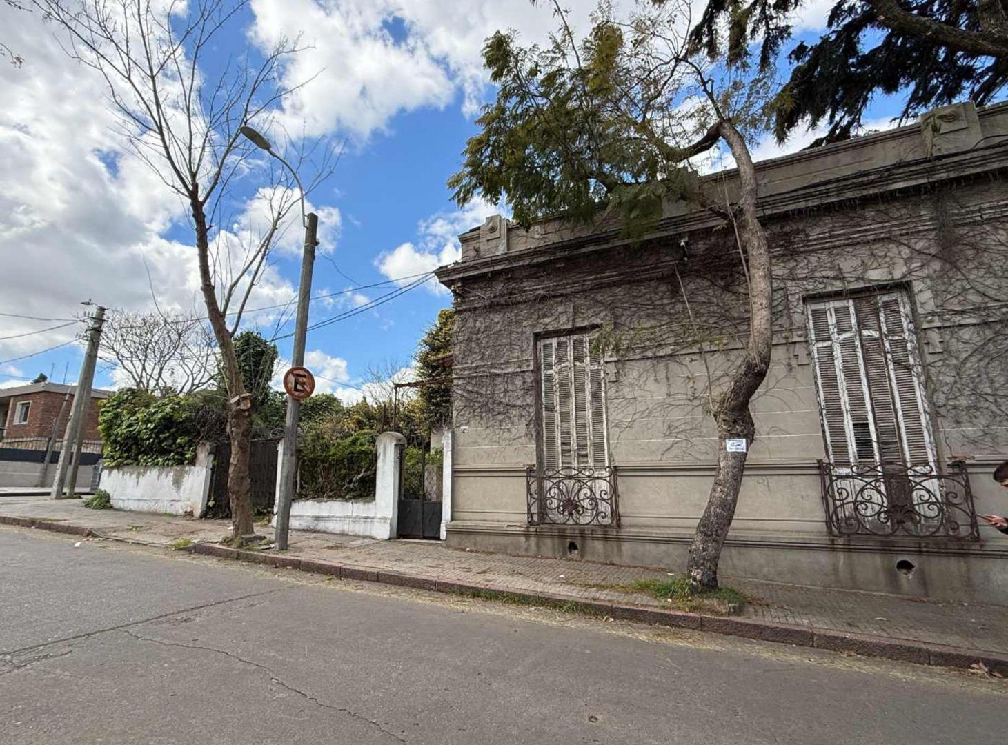 Foto de VENTA CASA ESQUINA 3 DORMITORIOS COCHERA ATAHUALPA, imagen 2