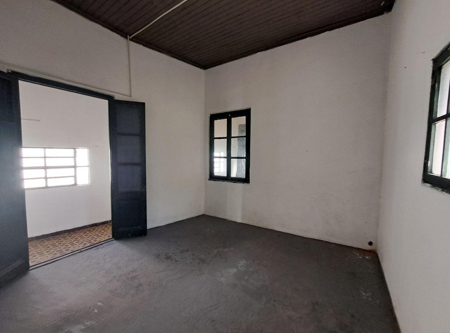 Foto de VENTA DE CASA DE 2 DORMITORIOS Y GARAJE - SAYAGO, imagen 5