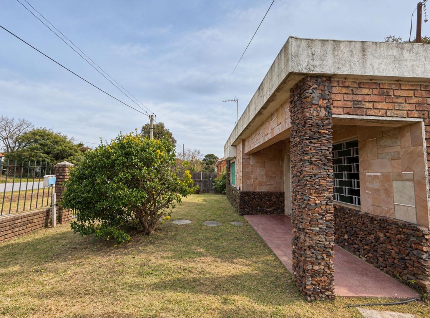 Foto de CASA EN VENTA 2 DORMITORIOS SHANGRILA A RECICLAR, imagen 1