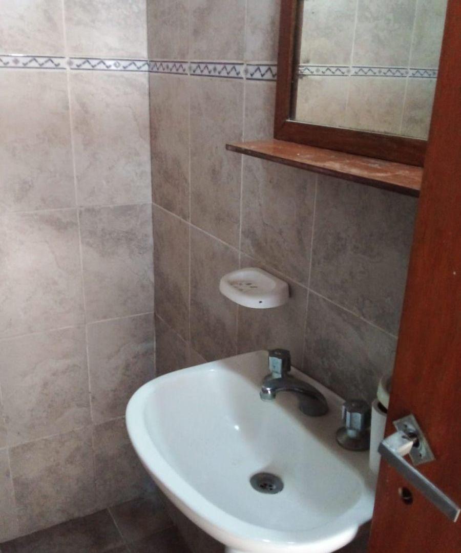 Foto de Casa sobre lote de 540 m² con una casa y 3 departamentos en venta en, imagen 4