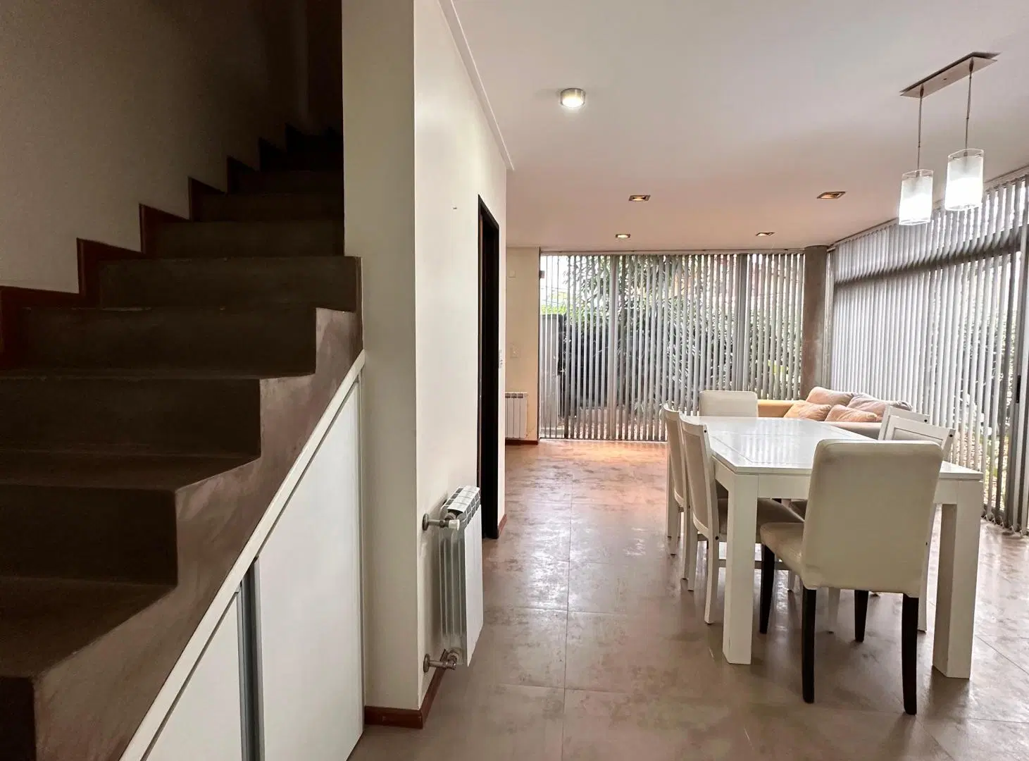 Excelente duplex en alquiler a metros del Camino Centenario 4