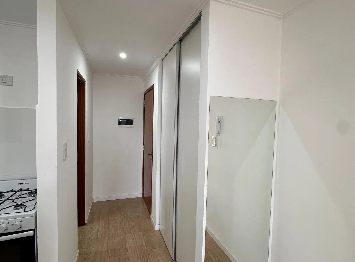 Alquiler Monoambiente sobre Avenida 38 3