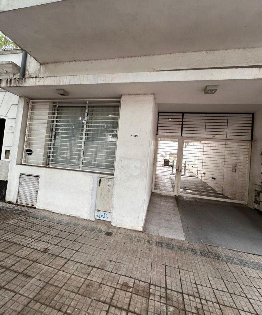 Foto de Monoambiente dividido con placard y balcon a metros de Plaza Yrigoyen, imagen 2