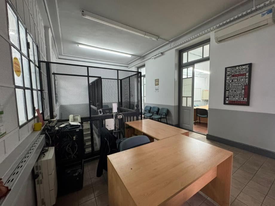 Oficina comercial de 520 m² en alquiler en Centro
