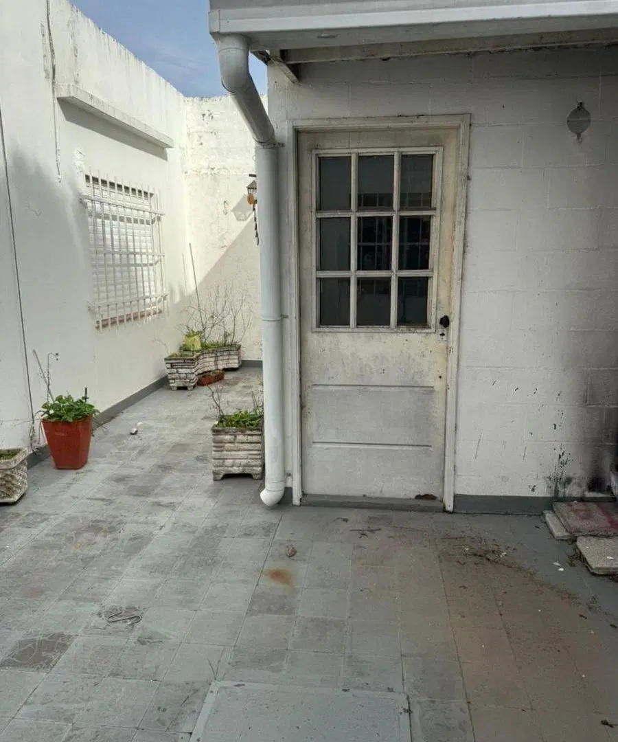 PH 2 ambientes c/patio- Quilmes Oeste, San Luis e/Blas Parera y V. Sarfield 2