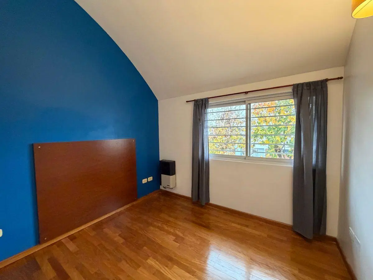 Duplex 3 ambientes c/patio y cochera - Bernal Oeste, V. Bueno al 100 5