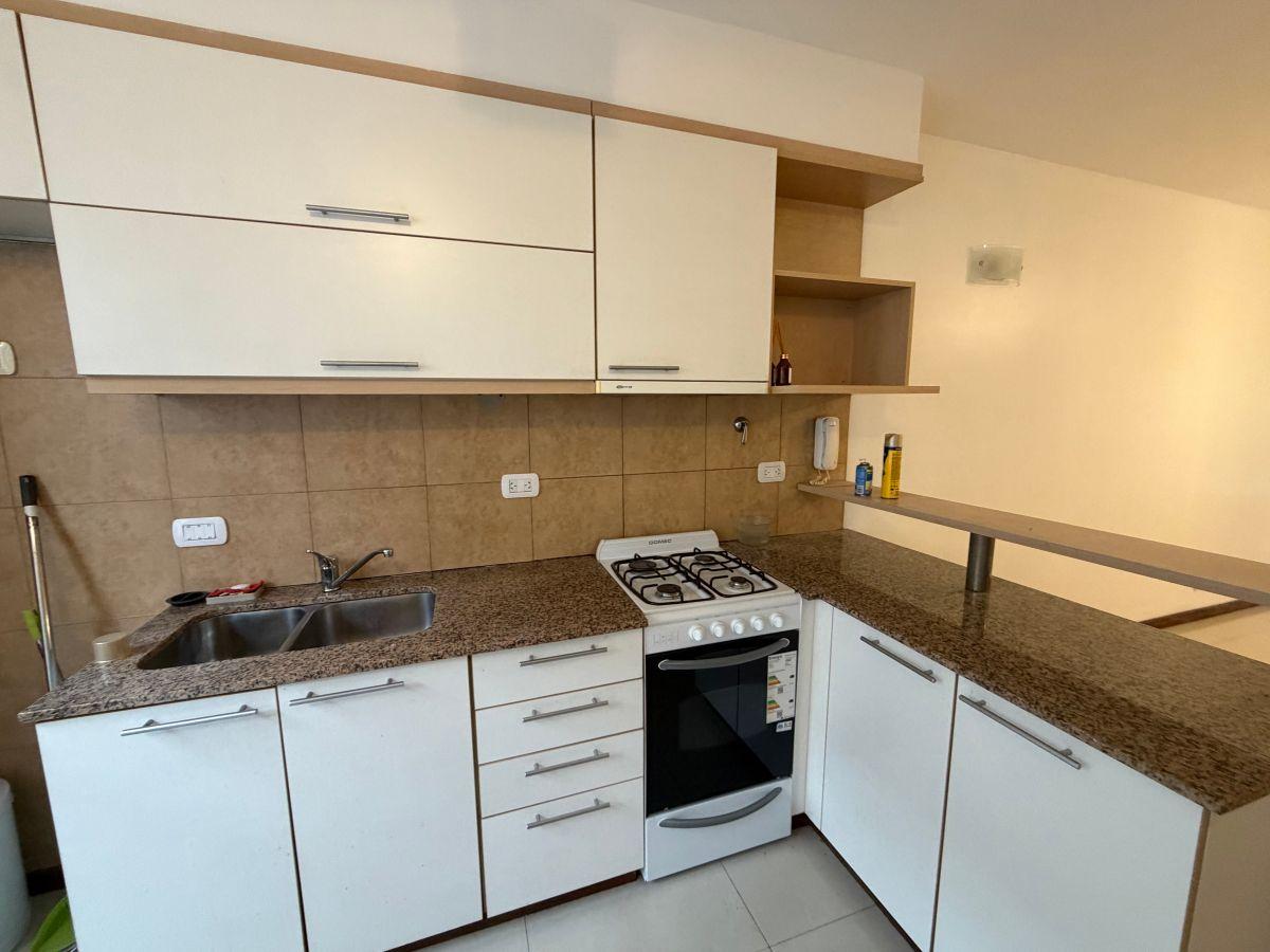 Foto de Duplex 3 ambientes c/patio y cochera - Bernal Oeste, V. Bueno al 100, imagen 2