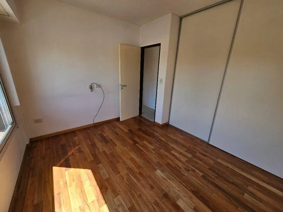 Departamento 3 ambientes c/cochera - Bernal Centro, Av. San Martín al 200 4