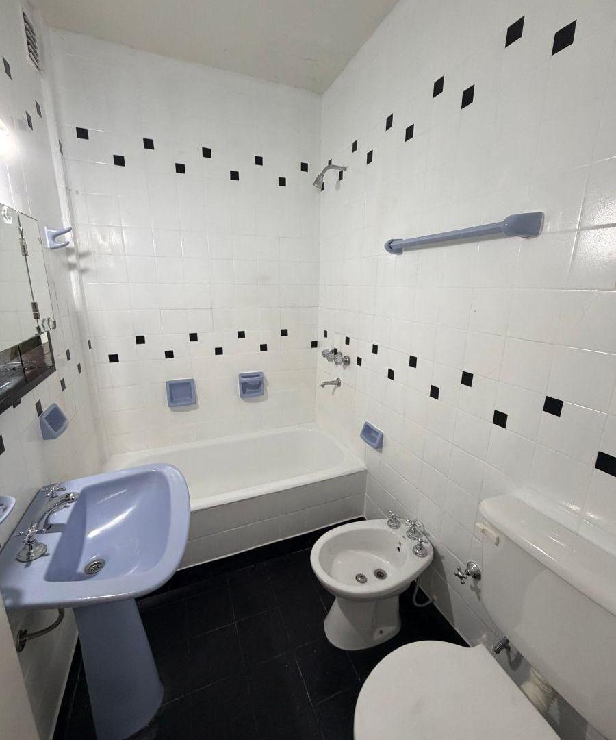 Foto de Departamento 3 ambientes c/patio y balcón - Quilmes Centro, Moreno al, imagen 3