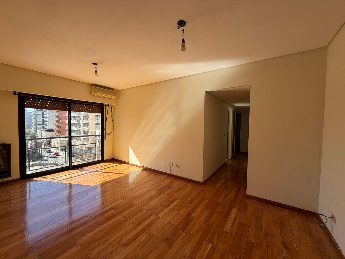 Foto de ALQUILER | DEPARTAMENTO 3 AMBIENTES CON COCHERA – QUILMES CENTRO, imagen 3
