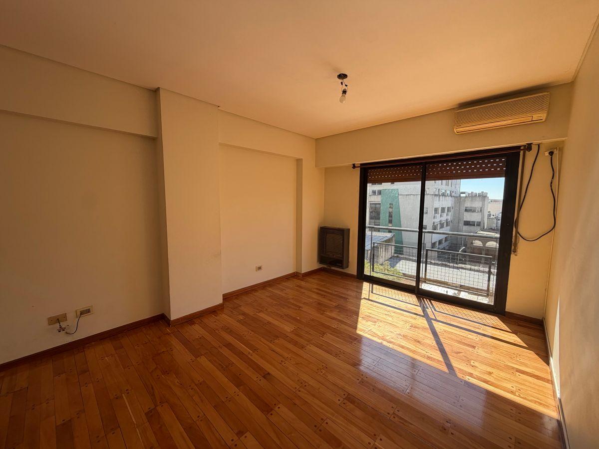 Foto de ALQUILER | DEPARTAMENTO 3 AMBIENTES CON COCHERA – QUILMES CENTRO, imagen 1