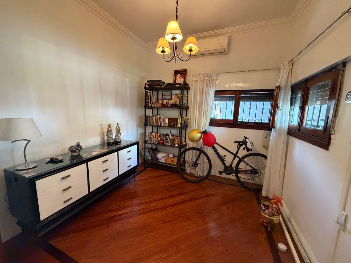 Foto de Casa en Quilmes Oeste - Jardín y Cochera, imagen 3