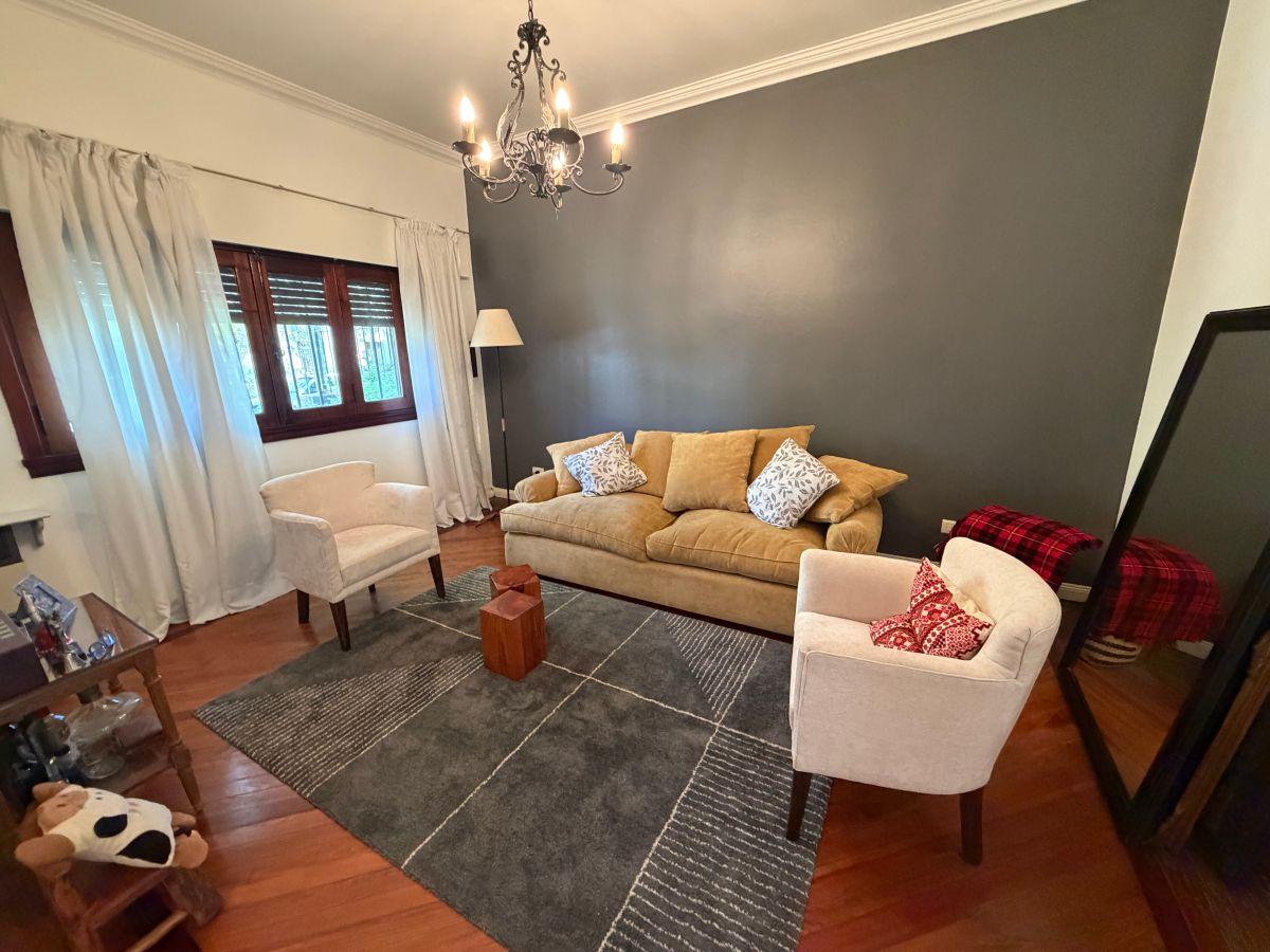 Foto de Casa en Quilmes Oeste - Jardín y Cochera, imagen 1