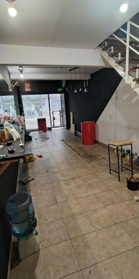 Foto de LOCAL COMERCIAL EN QUILMES CENTRO | DOS PLANTAS, imagen 2