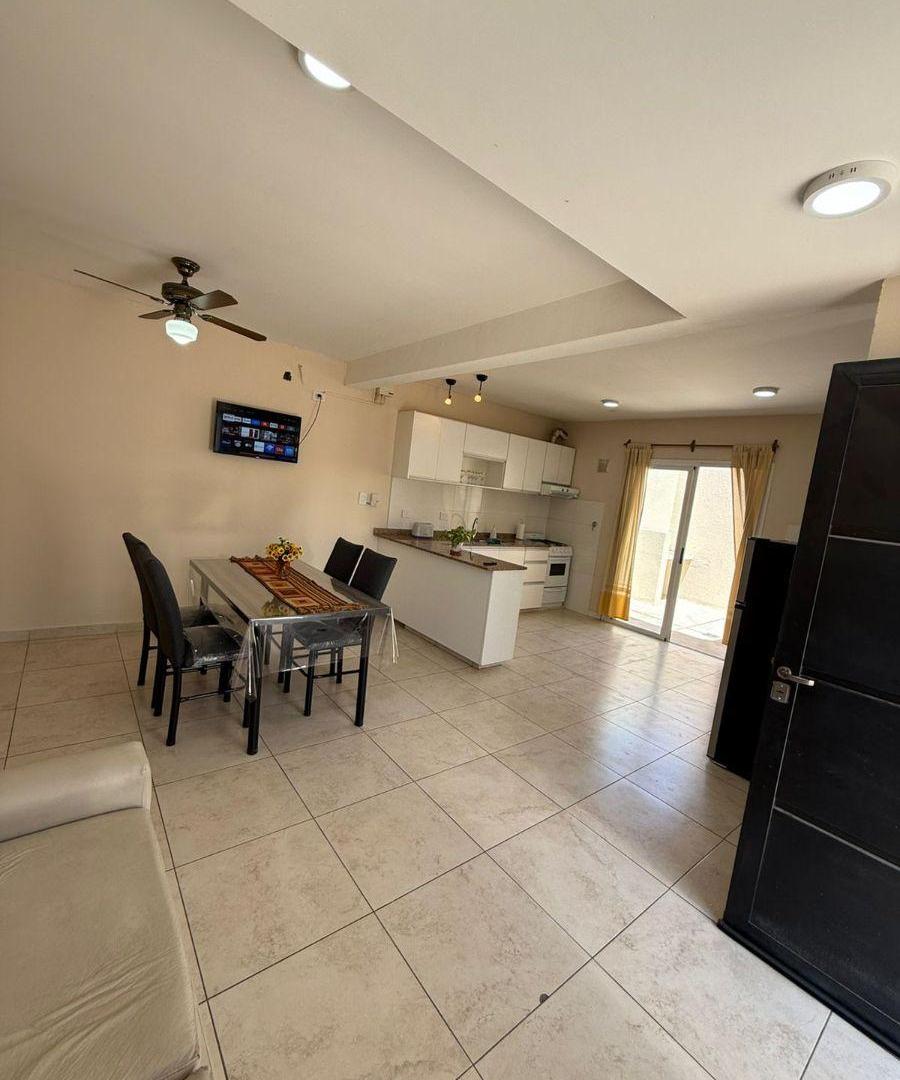 Foto de DEPARTAMENTO DUPLEX AMOBLADO EN ALQUILER POR CIRCUNVALACIÓN DE MAIPÚ, imagen 5