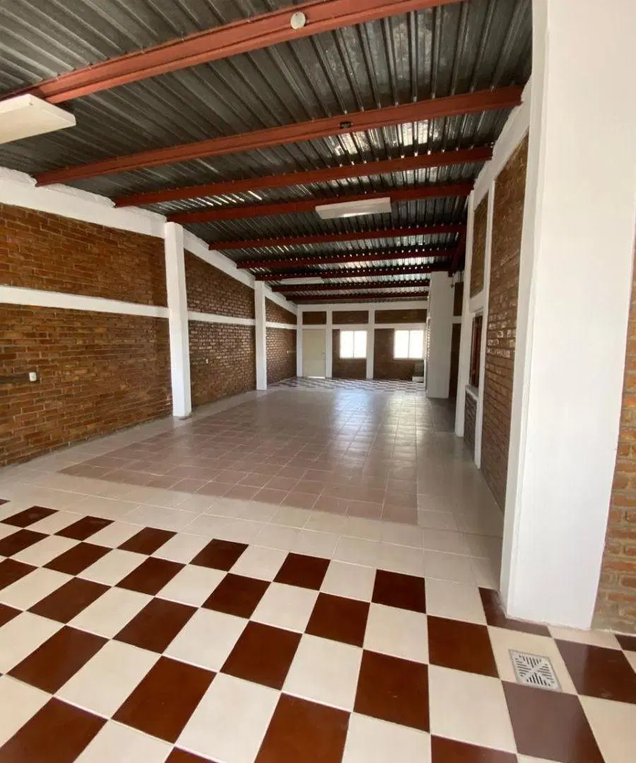 LOCAL COMERCIAL EN ALQUILER, ZONA COMERCIAL INMEJORABLE 2