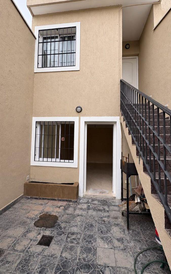 Foto de Departamento de tres ambientes en alquiler en Barrio Las Cañas de, imagen 1