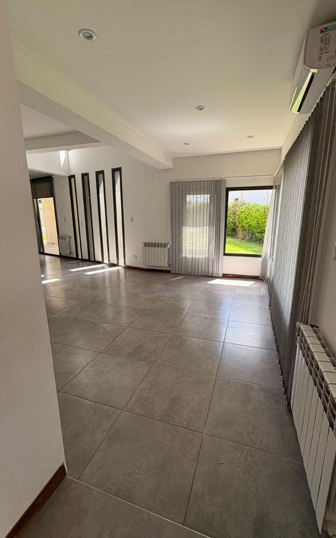 Foto de CASA EN ALQUILER | BARRIO PRIVADO TERRUÑOS DE ARAOZ II – MAIPÚ, imagen 3